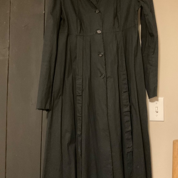 PRADA black coat …off the runway. Size 42 but fits like a size 6 - Picture 3 of 6